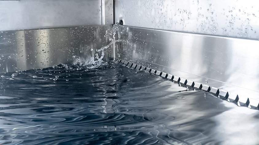 Iniciasystems: Entrada de agua automática lavabandejas industrial